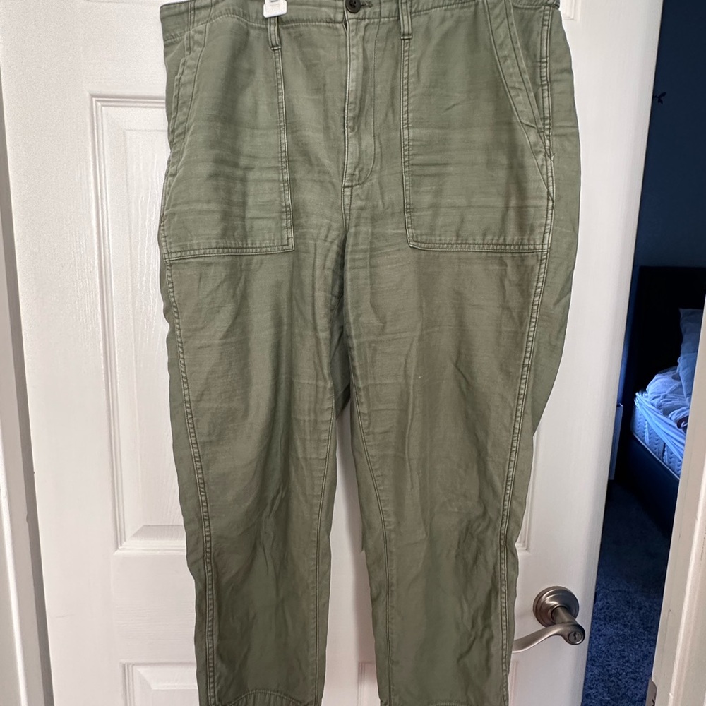 Madewell Women's Olive Cropped Pants